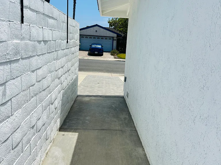 6281 Balmoral Dr #1 — Photo 24