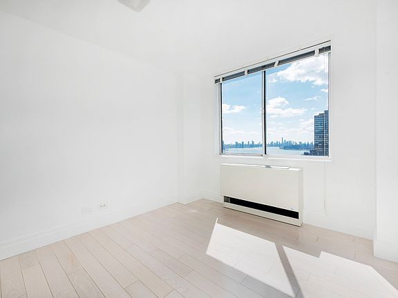 5th image of 429 E 52nd St APT 29C