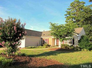 1910 Holly Knoll Ln, Fuquay Varina, NC 27526