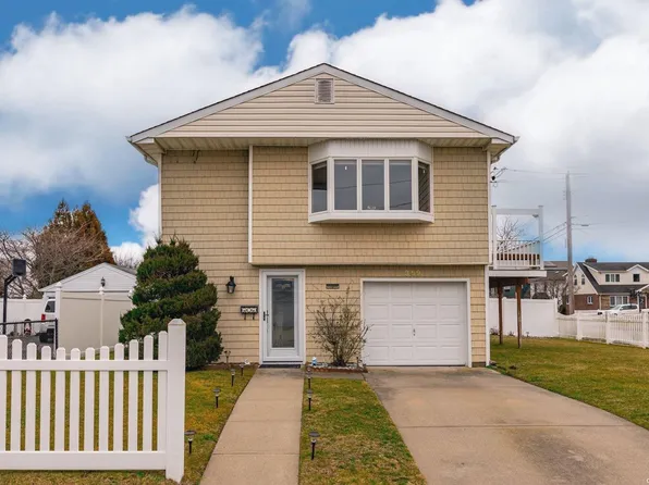 359 Little East Neck Road S, Babylon, NY 11702