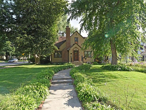 2nd image of 862 Parkview Ave