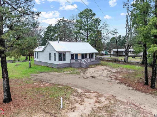 1422 San Augustine St, Center, TX 75935