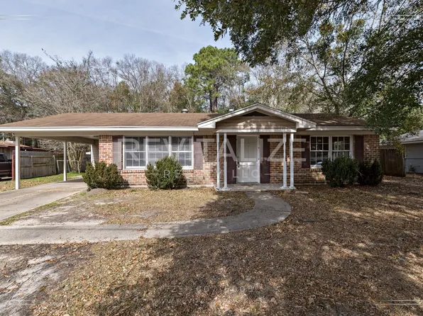 1258 Charmaine Cir N, Mobile, AL 36605