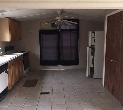 3rd image of 18190 Robin Oaks Dr