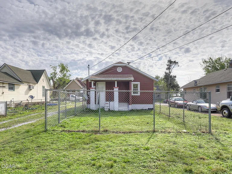 2212 Bird Ave — Photo 24