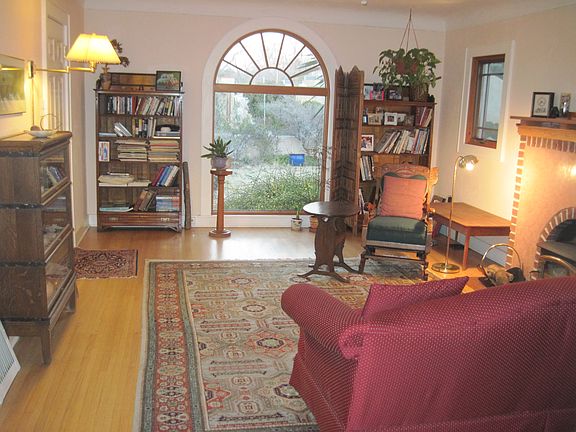 3rd image of 807 Parkland Cir SE