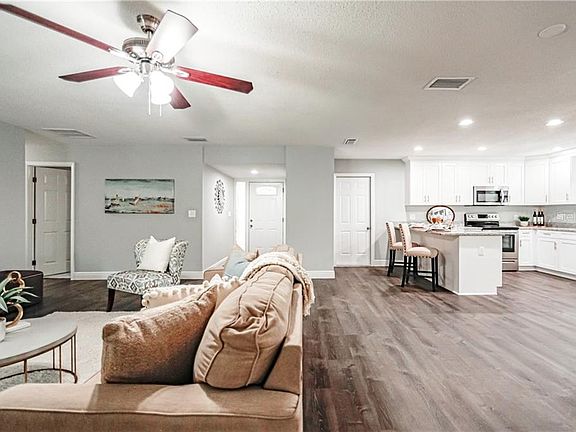 5th image of 2027 Southpointe Dr