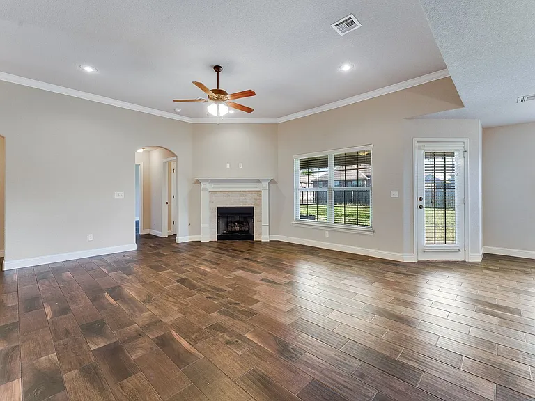 4204 SW Limestone Ave — Photo 4