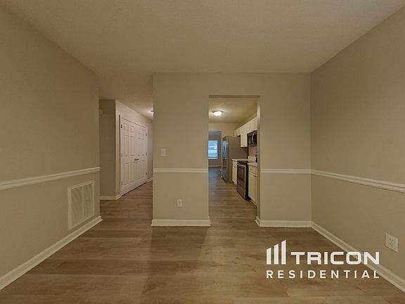 5th image of 2872 Knoll View Pl