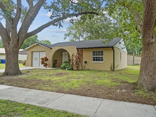 2261 Crystal Grove Ln, Lakeland, FL 33801