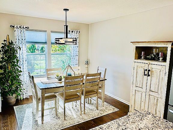 3rd image of 2400 NW Sunnyvale Ct