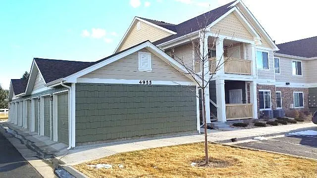 One car detached garage