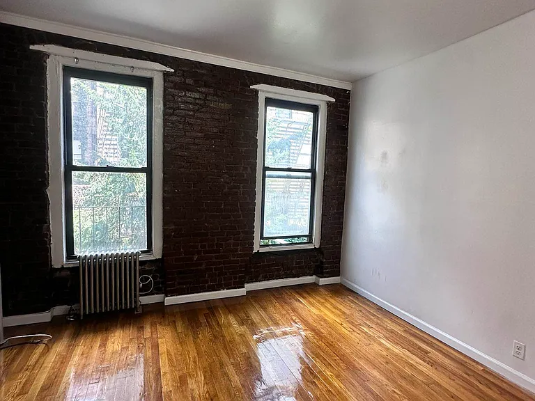 435 W 46th St #2RW — Photo 1
