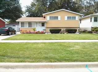 8018 Columbia Ave, Munster, IN 46321