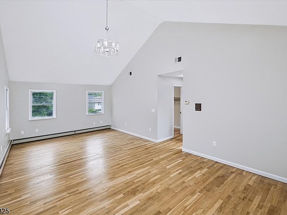5th image of 156 River Rd