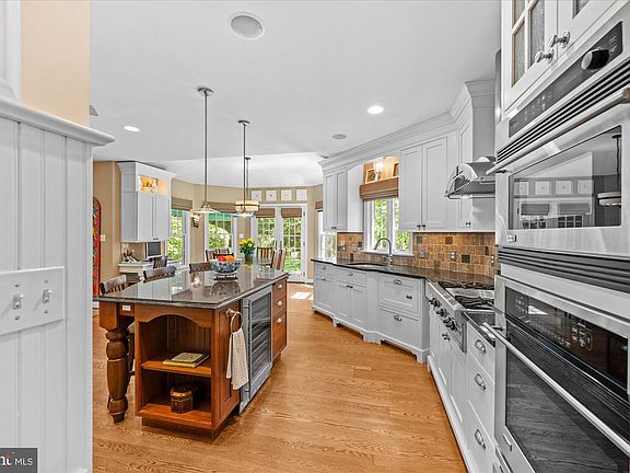3rd image of 5023 Worthington Dr