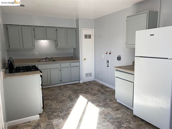 4th image of 2208 Ohio Ave