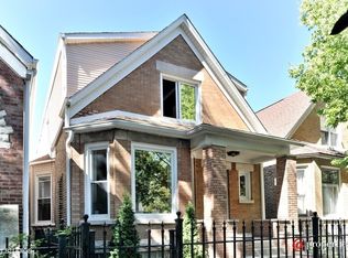 2950 N Troy St, Chicago, IL 60618