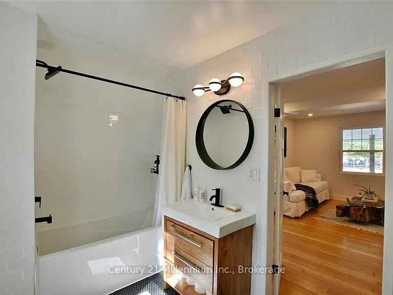85 Glenwood Dr — Photo 32