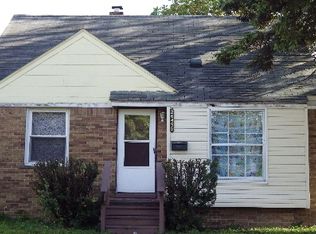 26495 W Hills Dr, Inkster, MI 48141