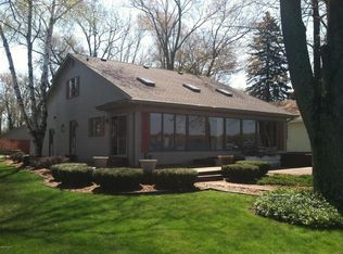 622 Eagle Point Rd, Lake Odessa, MI 48849