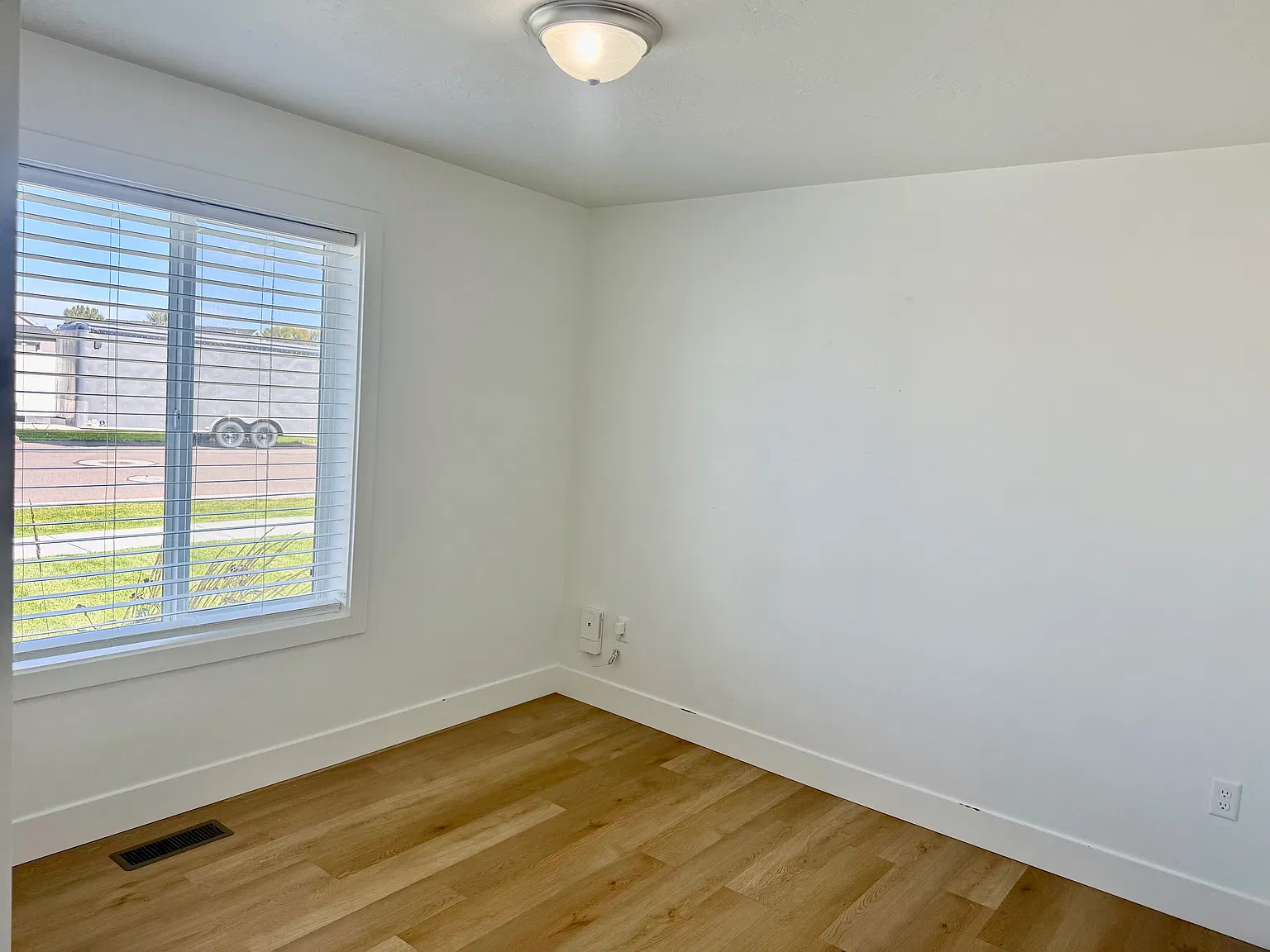 3 bed, 1416 sqft, $2,150 — Photo 4