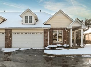 6869 Michaels Cir, Tinley Park, IL 60477