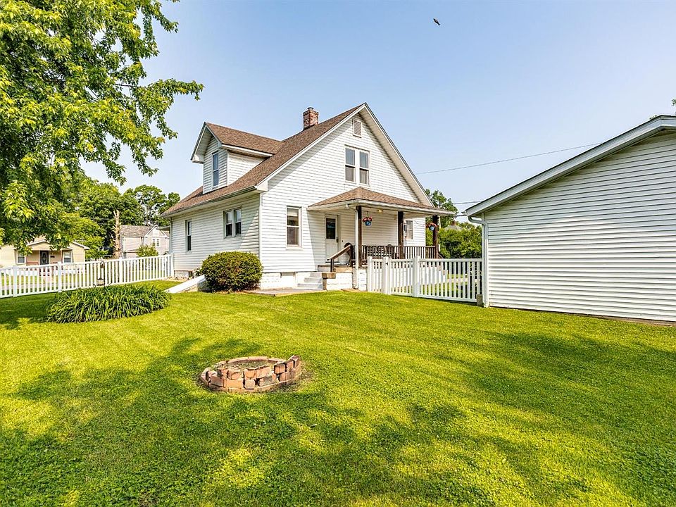 422 N Union St, Staunton, IL 62088 Zillow