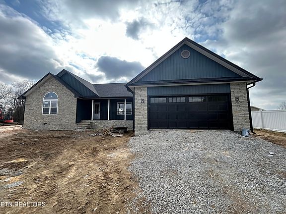 2nd image of 140 Colby Cir