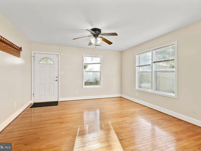621 Wolfe St #A — Photo 9