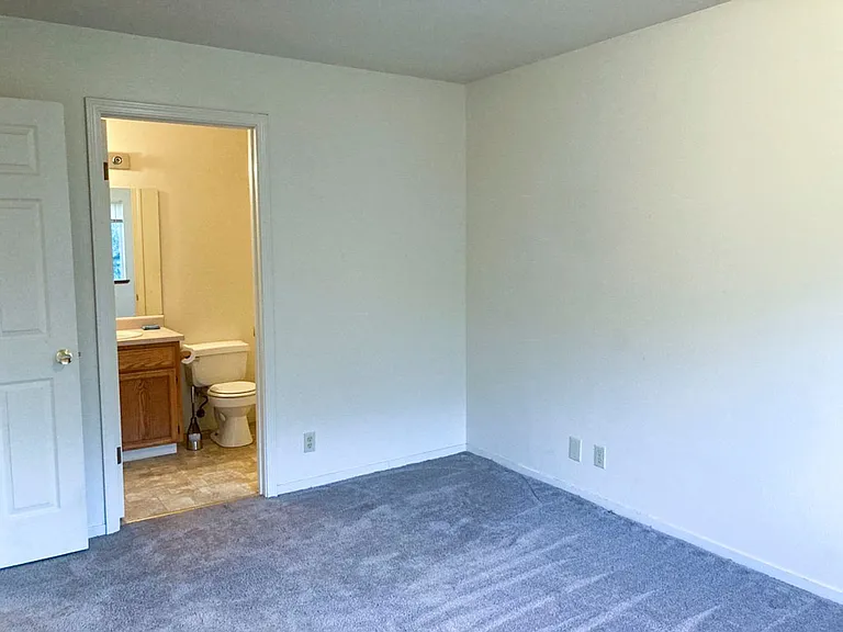 2025 Thiel Ave — Photo 13