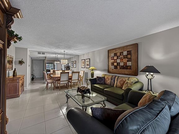 5th image of 7351 Kinghurst Drive #106
