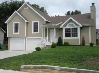 404 W 19th St, Kearney, MO 64060