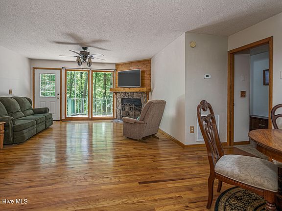 5th image of 55 Laurel Spring Drive