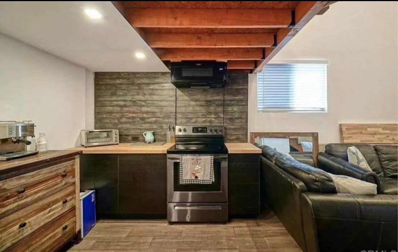 1 bed, 600 sqft, $2,400 — Photo 2