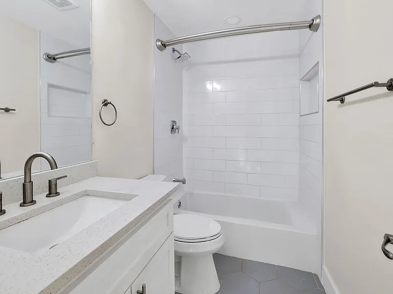 5639 Matalee Ave #E — Photo 6