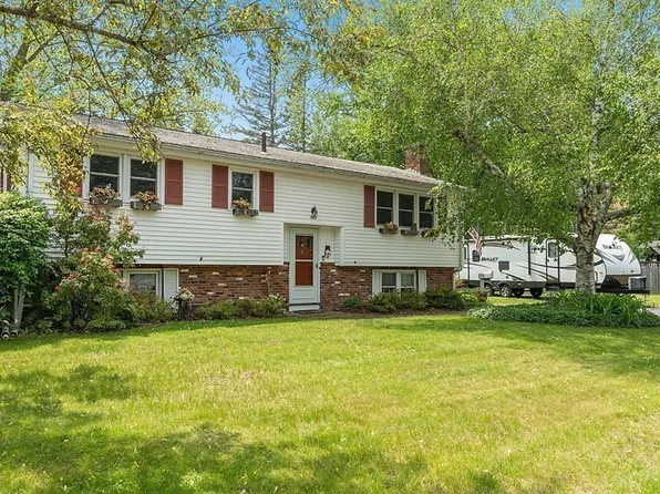 3 Rathburn Rd, Hudson, MA 01749