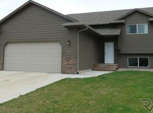 426 Macey Ave, Harrisburg, SD 57032