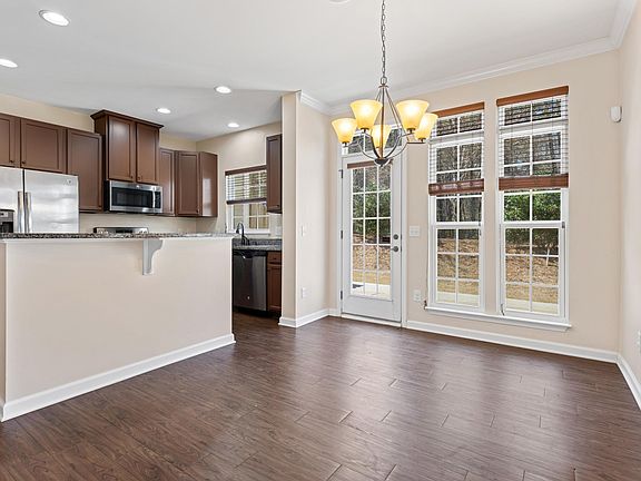 3rd image of 127 Emerywood Ln