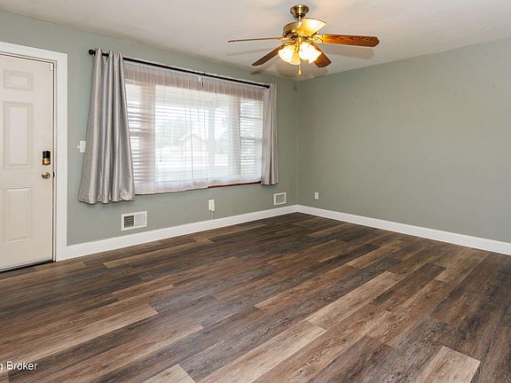 3rd image of 11507 Flowervale Ln