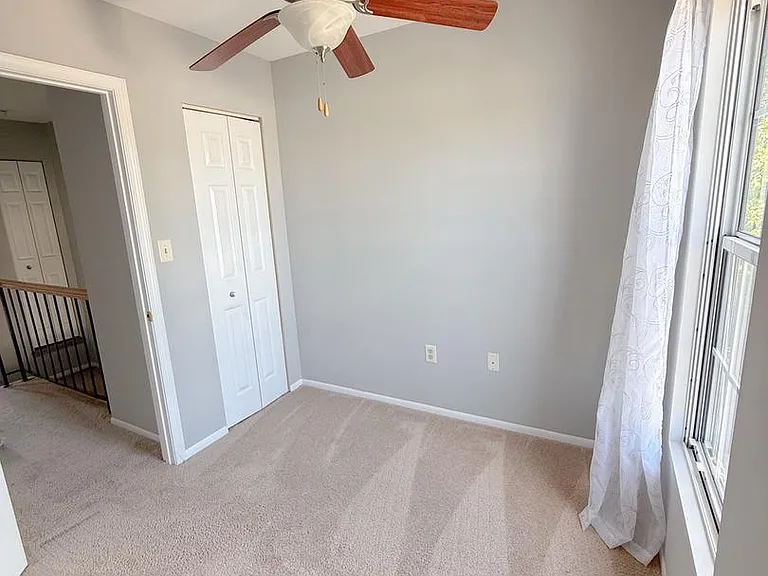 9424 Sea Breeze Ct — Photo 23