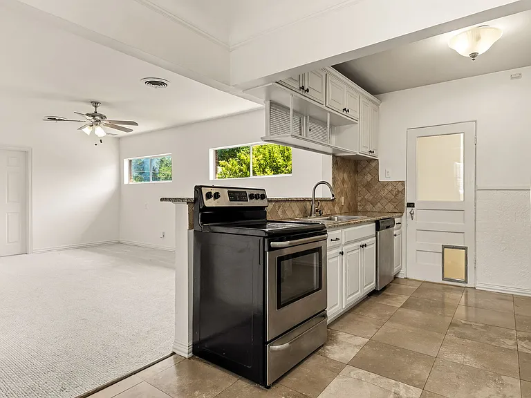 4306 Normandy Ave — Photo 10