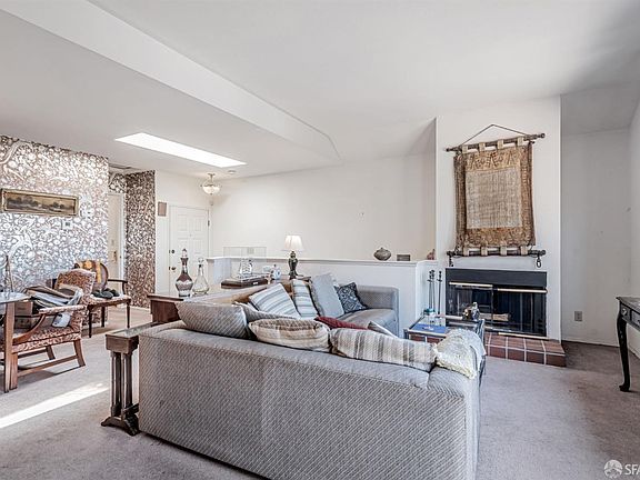 4th image of 25 Las Villas Ct