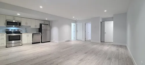 2060 165b St Photo 1
