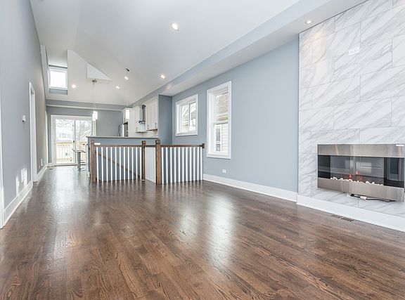 2nd image of 4049 N Ozark Ave