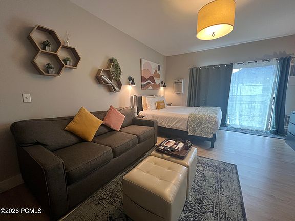 3rd image of 2255 Sidewinder Dr #610