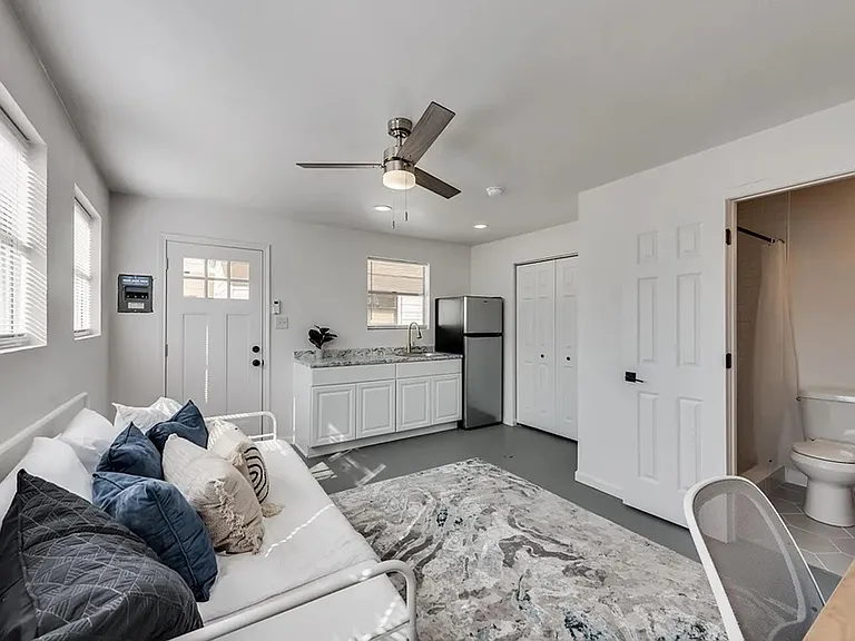 209 Westfork Dr — Photo 7