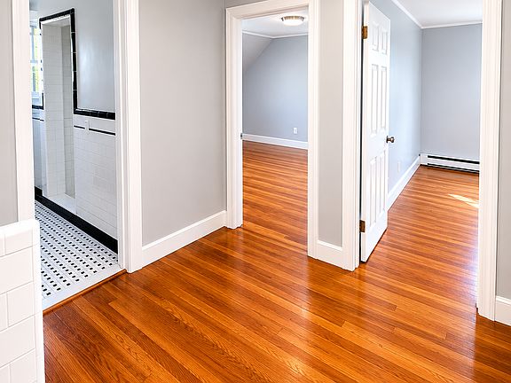 3rd image of 380 Farmington Ave #2R