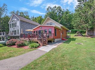 1462 Farnham Rd, Factoryville, PA 18419