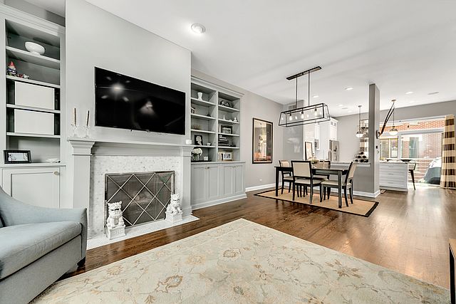 1st image of 1713 W Belmont Ave
